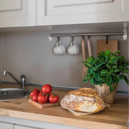 Ξενοδοχείο Donna Francesca 4*