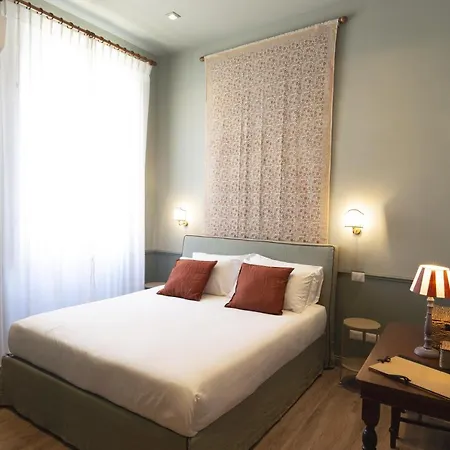 Donna Francesca Hotel