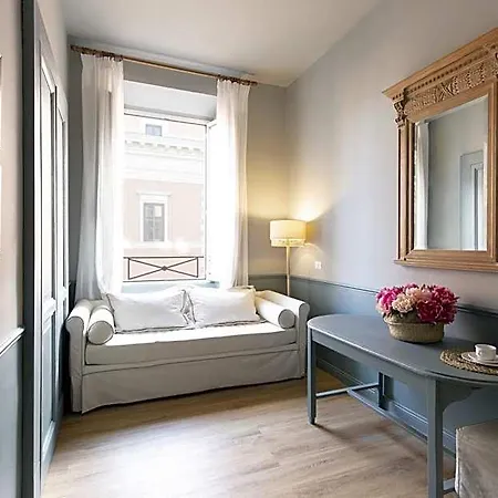 Donna Francesca Hotel 4*