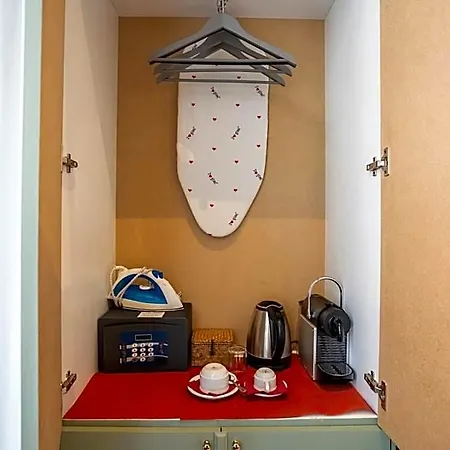 Donna Francesca Hotel 4*