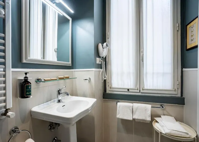 酒店 Donna Francesca 4*