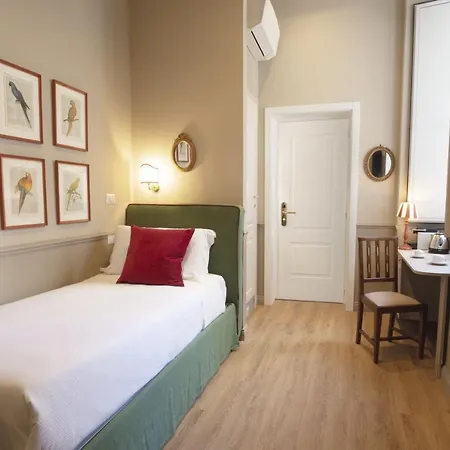 Donna Francesca Hotel *