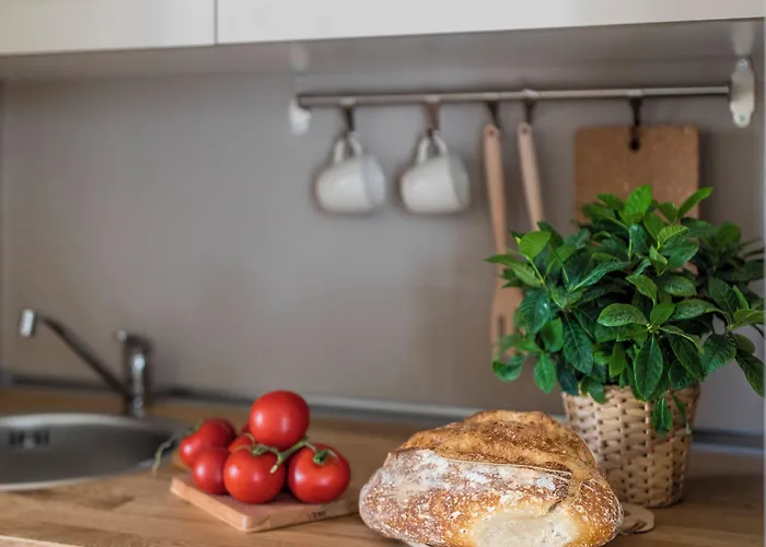 Отель Donna Francesca 4*